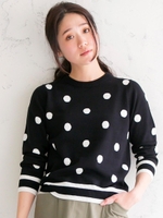 水玉柄クルーネックニット/オフ／柄