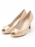 【vanitybeauty】【柔らかSoft Insole】【幅ワイド】バックルオープントゥパンプス/アイボリーコンビ