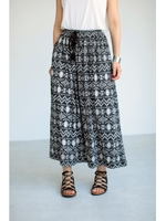 【AZUL by moussy】オルティガ柄オパールマキシスカート/柄NVY