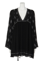 【chille anap】バックオープンVネック刺繍切替チュニック/BK