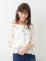 総柄刺繍キャンディー袖/オフショル/オフホワイト