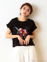 フラワーエンブロイダリーＴシャツ/カーキ