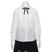 リボンつきフリルブラウス