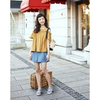 肩開きレースブラウス