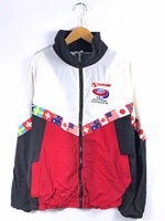 ナイロンジャケット 