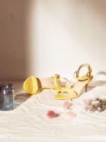 Fスエードアンクルストラップサンダル/イエロー