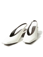 スクエアトゥーバックストラップパンプス/ホワイト