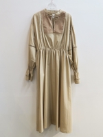 switching one-piece/beige