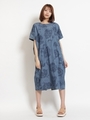 ライトオンスデニムフラワー抜染プリントコクーンワンピース/ネイビー