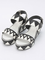 ジオメトリックサンダル