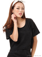 フラワーエンボスTシャツ