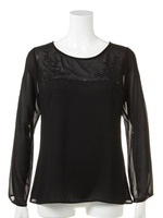 刺繍プルオーバーブラウス