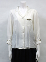 ビジューブラウス