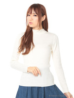 ハイネックリブニット