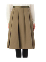 タック入り膝丈フレアスカート