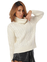 ケーブルタートルニットトップ