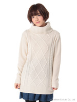 ・オフタートルケーブルニットチュニック
