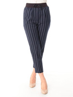 テーパードパンツ