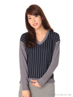 Vネックストライプカットソー