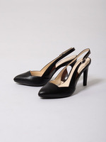 バックストラップパンプス