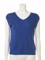 ウォッシャブルノースリＶニット/レッド