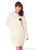 Ｆ　Ｃｈａｍｐｉｏｎ　Ｃ　ワッペンパーカーワンピース/Red