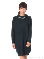 衿ぐりビジュー付きニットワンピース/Dark Green