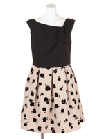 ＦＬＯＣＫＥＤ　ＤＲＥＳＳ/ブラック