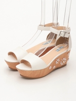 【ILIMA】パールフラワーウェッジサンダル/ホワイトスムース