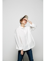 【AZUL by moussy】袖ボリュームフレアシャツ/柄SAX