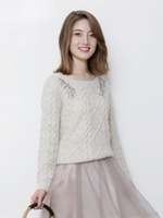 パーツ刺繍ケーブルニット/ホワイト