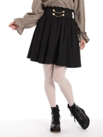 エンブレムボタンチェーン付きウエストフリルスカート/ブラック