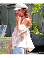 【CHILLE】チョーカー付ストライプオフショルトップス/ベージュ(005)