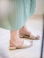 【WEB限定】ヒールゴムストラップフラットサンダル/ライトベージュ