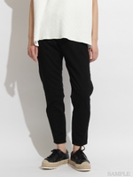 ブラックブラック テーパードストレッチデニムパンツ(編みリボン)/ブラック