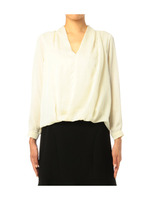 V字ネックブラウス