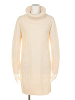 オフタ−トルケーブルニットワンピース