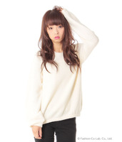 ラウンドネックふわふわニットプルオーバー