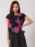 花柄プルオーバーブラウス