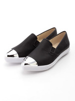 つま先金具ポインテッドスリッポン/ブラック