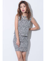 【OU】バックジップノースリTOP/BLACK