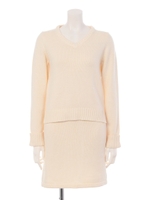 Vネックニットセットアップ/ホワイト