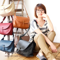 ナチュラルスムースフェイクレザーラウンドフラップショルダーバッグ