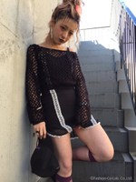 AU 模細工ニット/ブラック