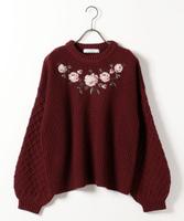 フラワー刺繍入りニット