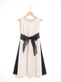 バイカラーベルト付きAラインドレス/L/ベージュ