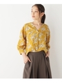 花柄デシンVネック七分袖ブラウス/マスタード(133)