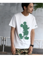 【ユニセックス】袖スター刺繍 シルエットTシャツ(ミッキーマウス)/ホワイト×グリーン(004)