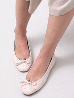 ペタンコシューズ