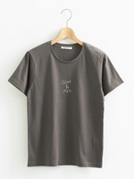 刺しゅう風ロゴプリントTシャツ/モカ